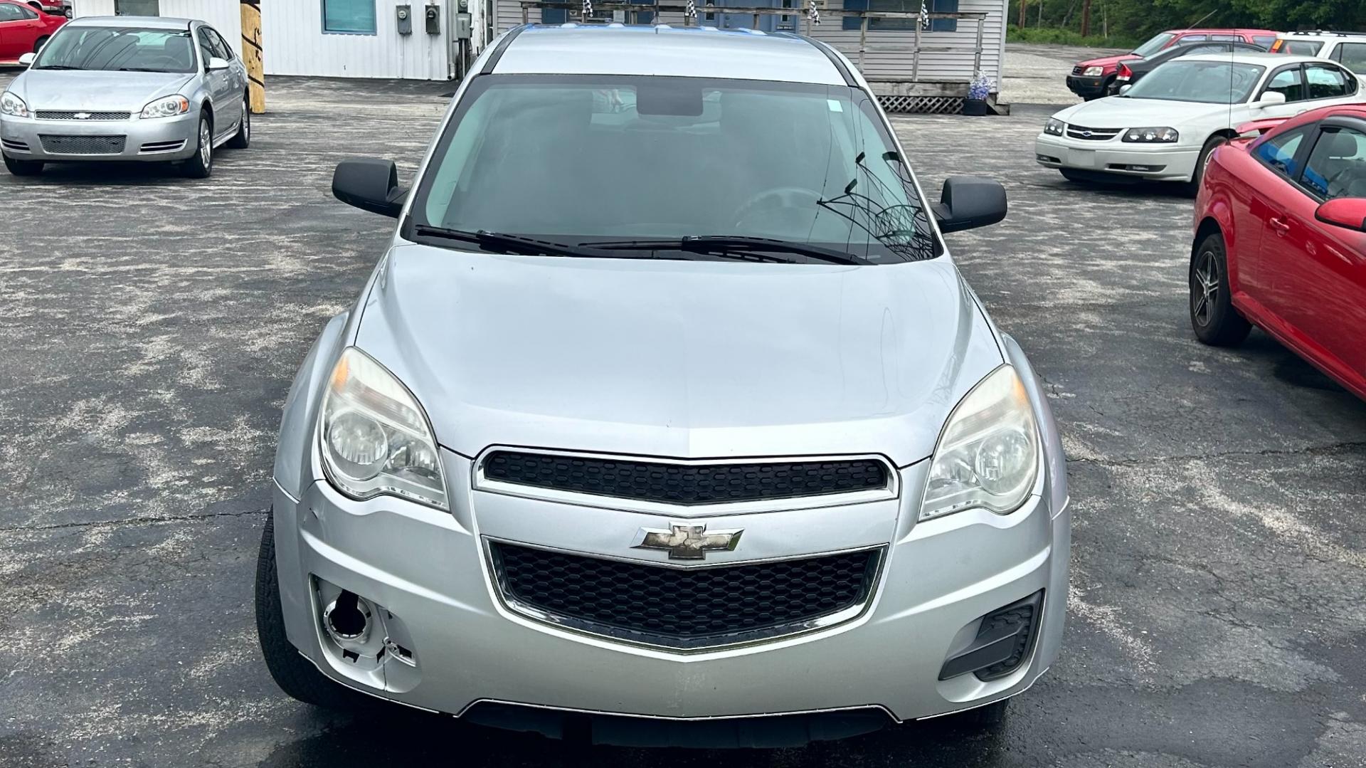 2014 Silver /GRAY Chevrolet Equinox (2GNALAEK1E6) with an 2.4L L4 DOHC 16V engine, 4-Speed Automatic Overdrive transmission, located at 2710A Westlane Rd., Indianapolis, IN, 46268, (317) 291-2000, 39.885670, -86.208160 - Photo#1